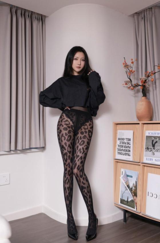 鱼子酱Fish – NO.236 性感的丝[122P-817MB]